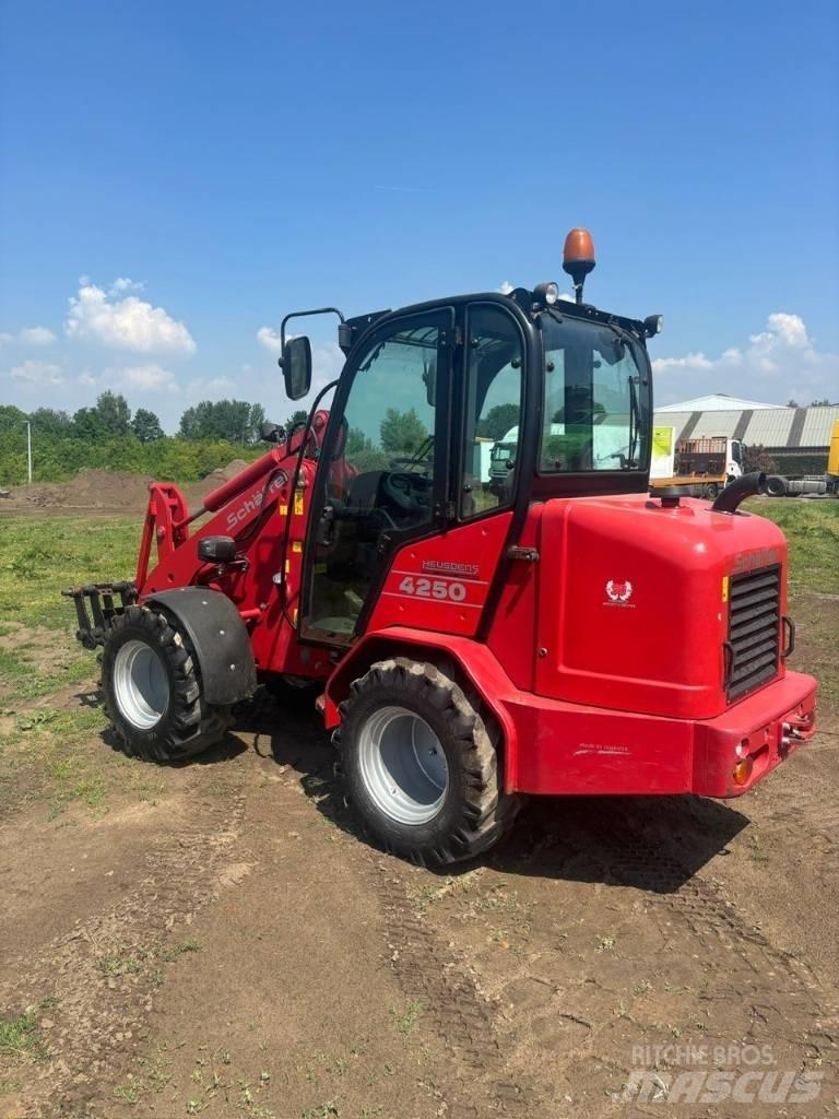 Schäffer 4250 Mini yükleyiciler