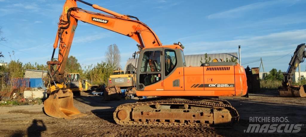 Doosan 225 LC Paletli ekskavatörler