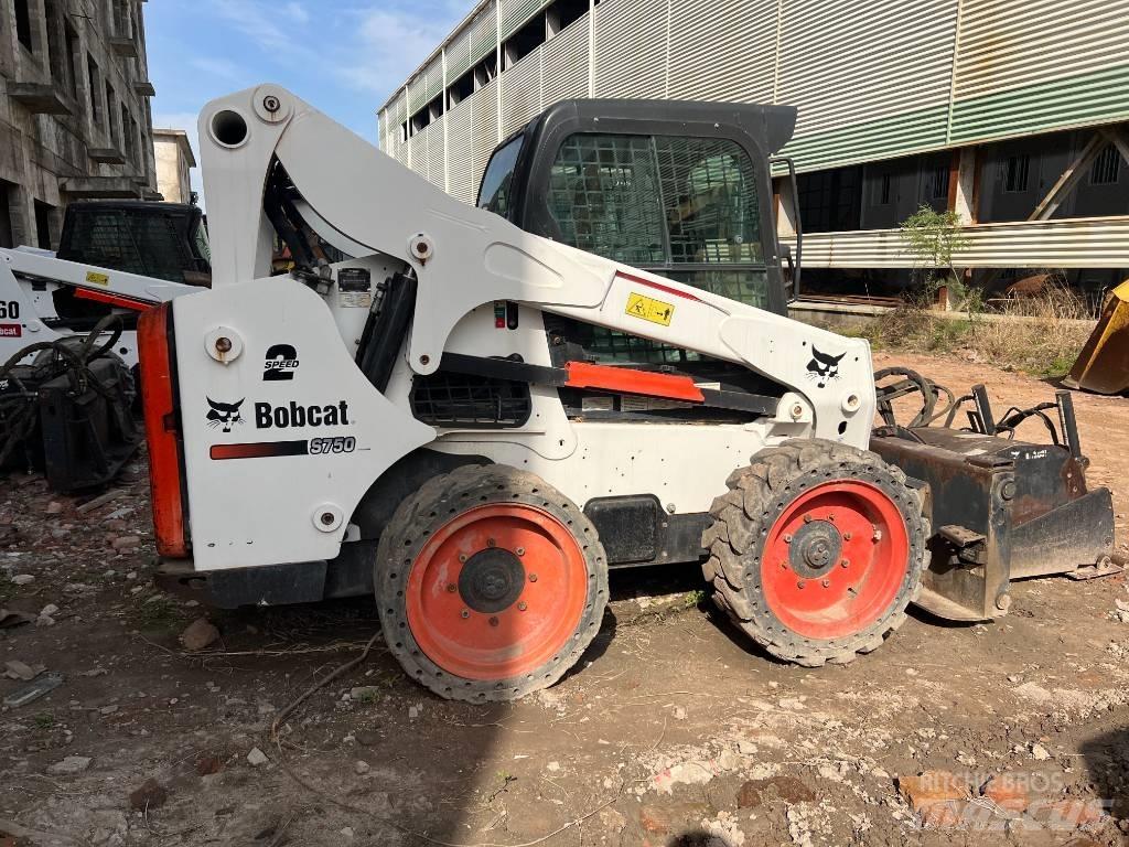Bobcat S750 Skid steer loderler