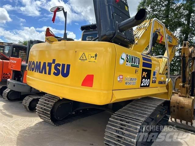 Komatsu PC 200-8 Paletli ekskavatörler