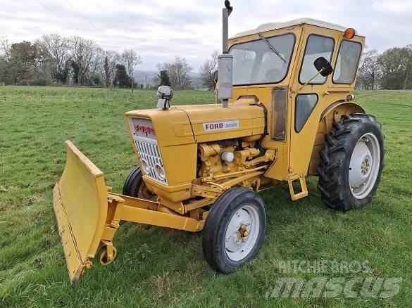 Ford 2000 TRACTOR Diger