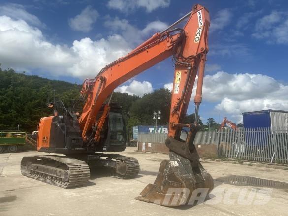 Hitachi ZX225 Paletli ekskavatörler