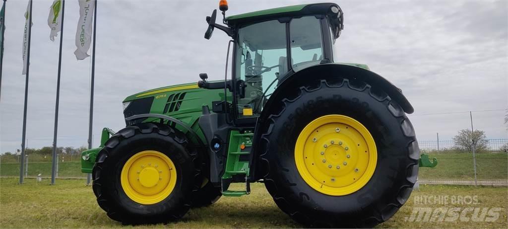 John Deere 6215R Traktörler