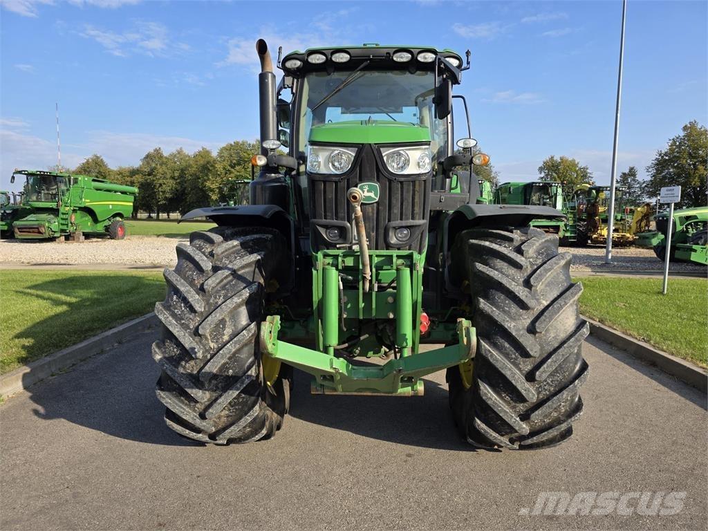 John Deere 6215R Traktörler