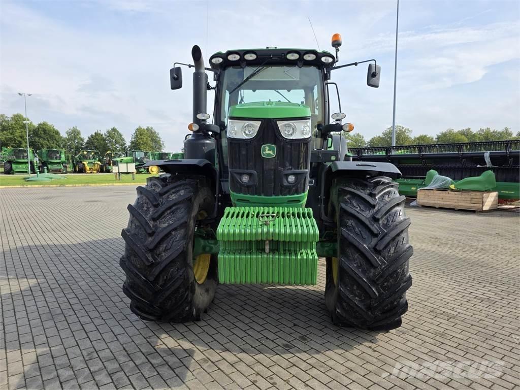 John Deere 6215R Traktörler