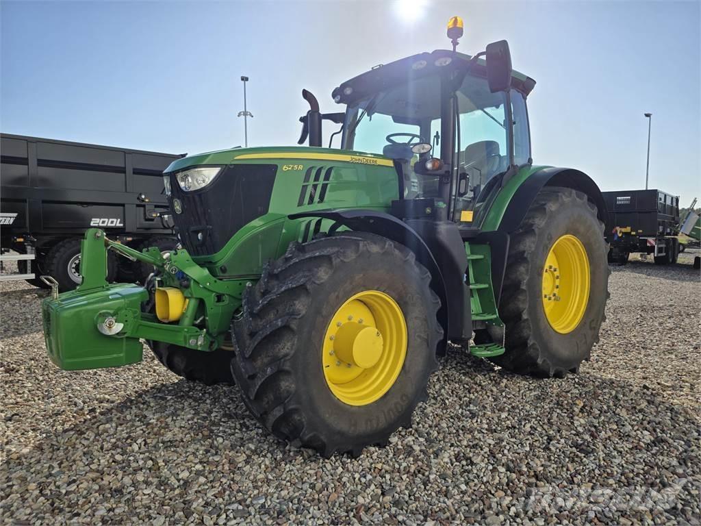 John Deere 6215R Traktörler