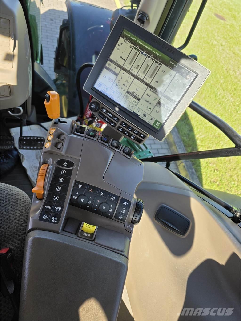 John Deere 6215R Traktörler