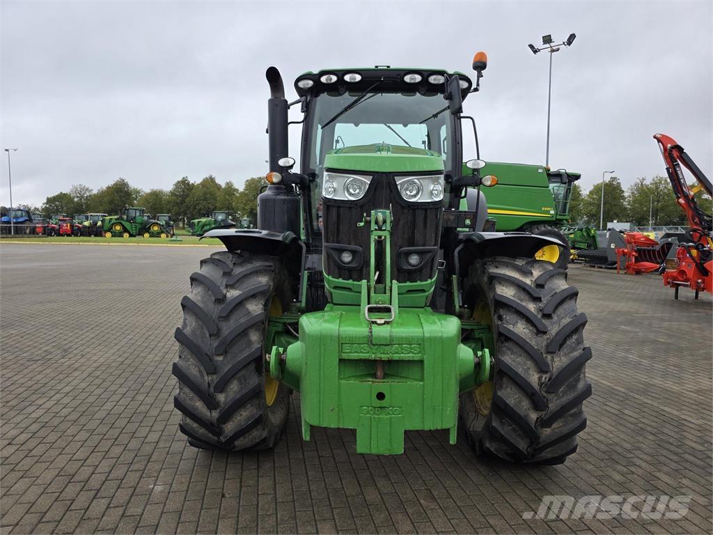 John Deere 6215R Traktörler
