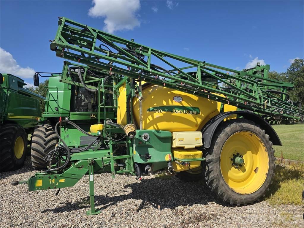 John Deere 740 Çekilir pülverizatörler