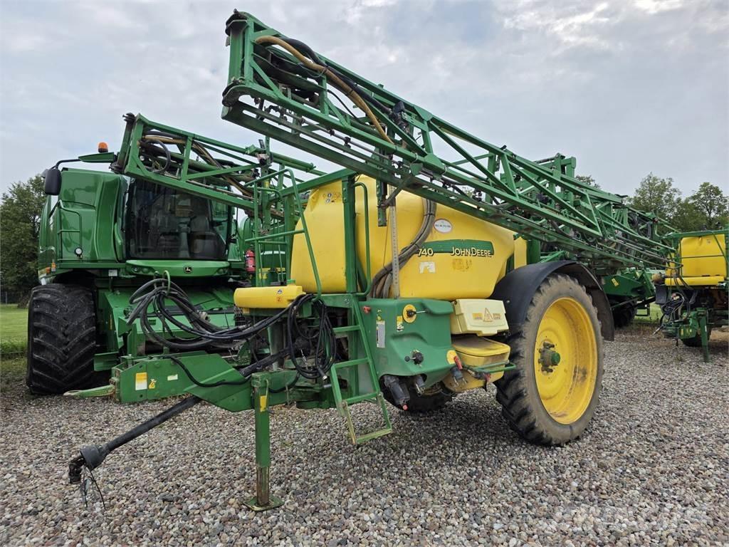 John Deere 740 Çekilir pülverizatörler