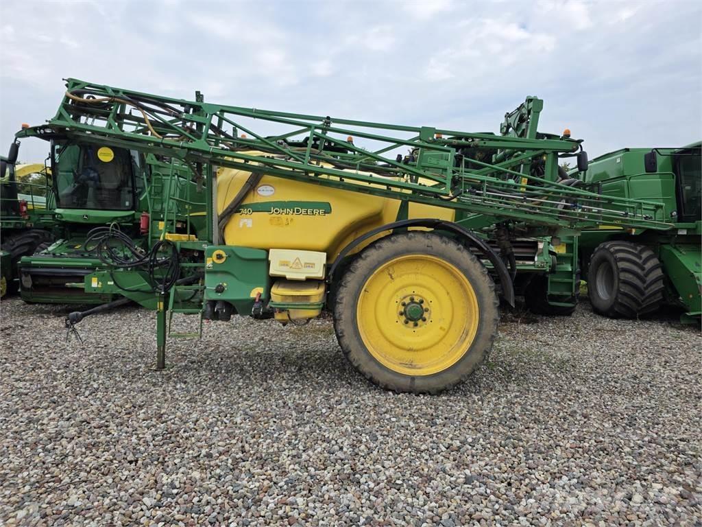 John Deere 740 Çekilir pülverizatörler
