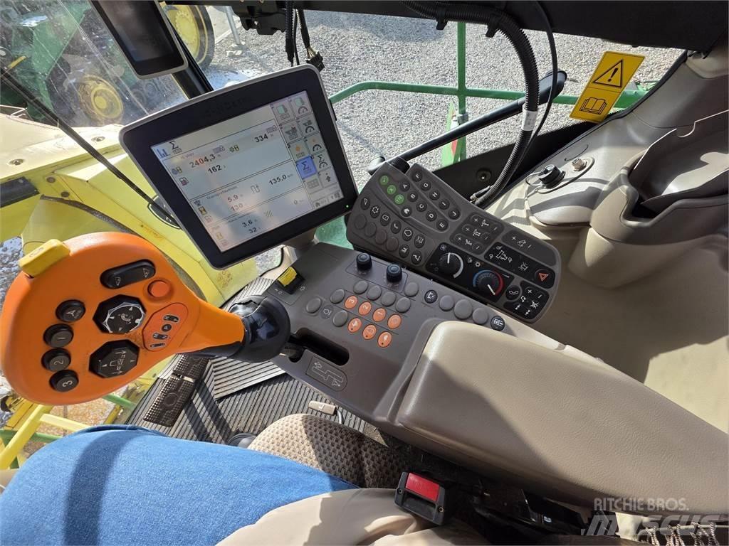 John Deere 8300 Kendi yürür silaj makinalari