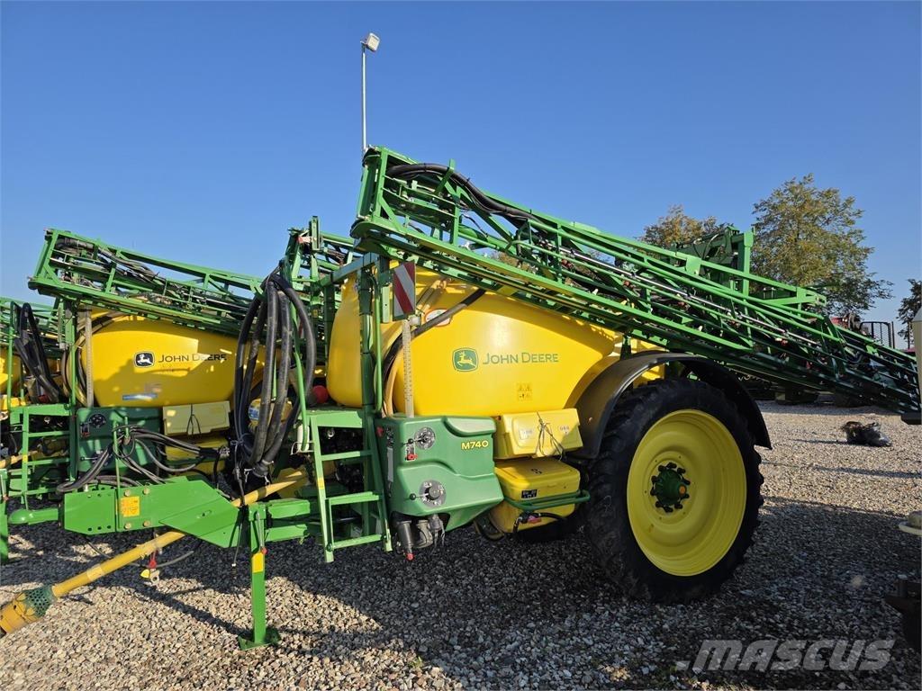 John Deere M740 Çekilir pülverizatörler