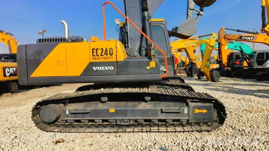 Volvo EC 240 Paletli ekskavatörler