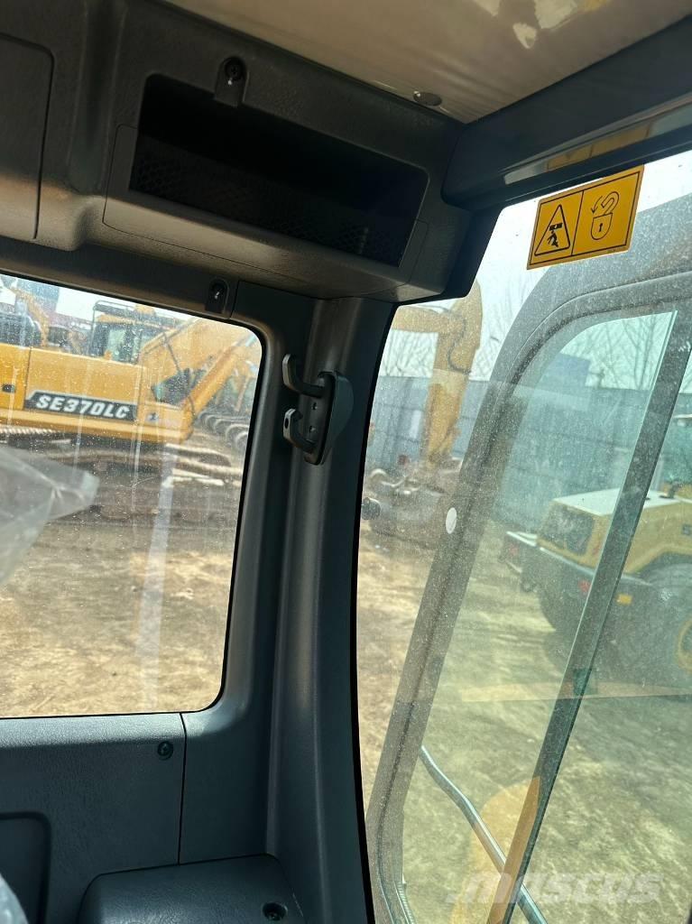 Hyundai 60 W Lastik tekerli ekskavatörler