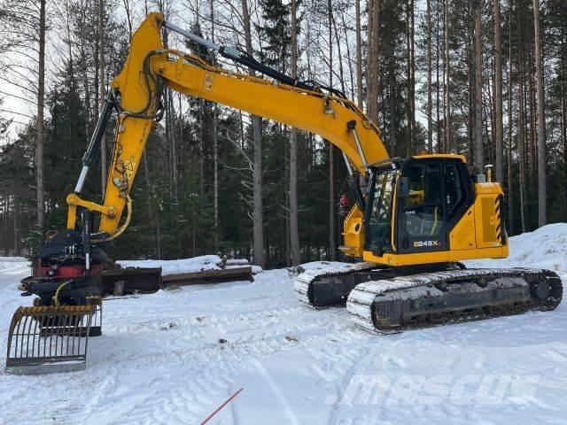 JCB 245 XR Paletli ekskavatörler