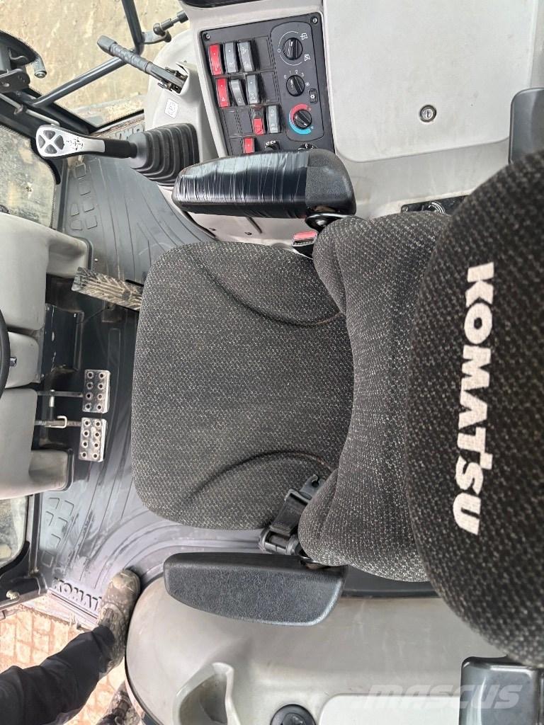 Komatsu WB 97 S Kazıcı yükleyiciler - beko loder