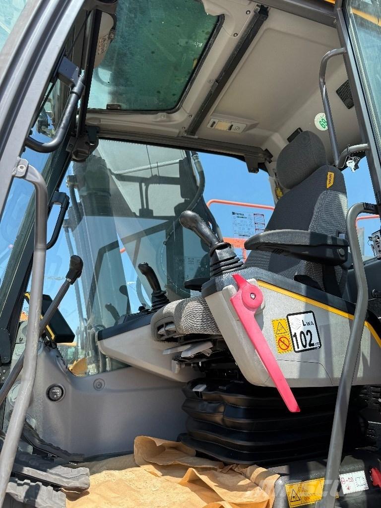 Volvo EC 220 E Paletli ekskavatörler