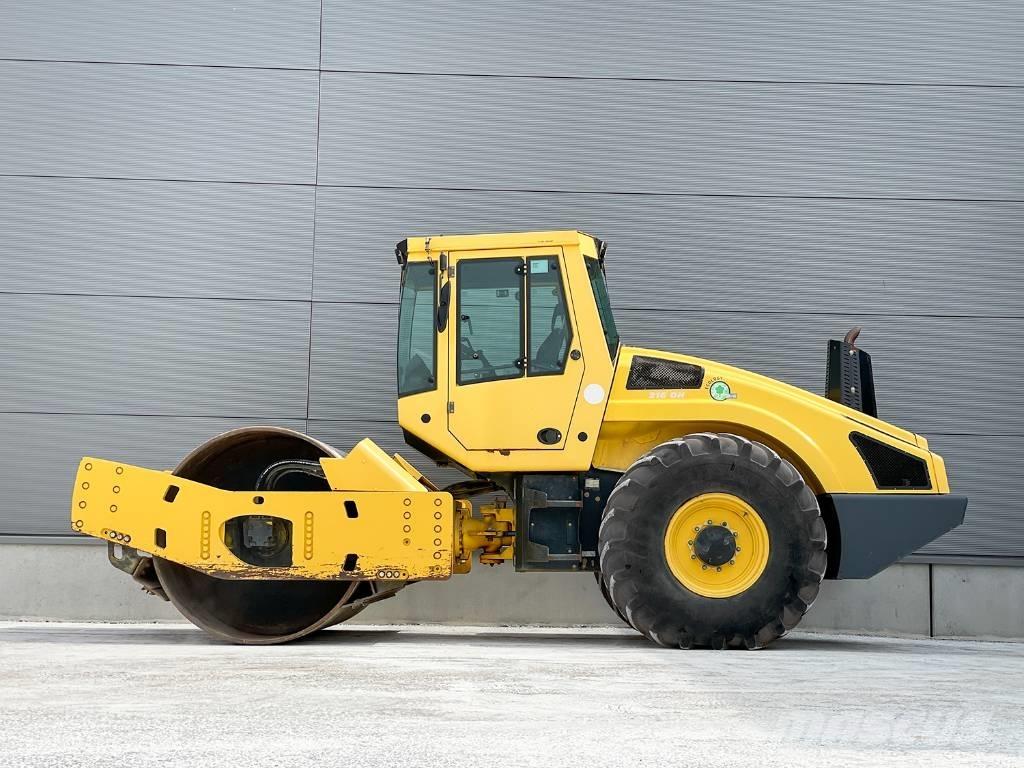 Bomag BW 216 DH-4i Tek tamburlu silindirler