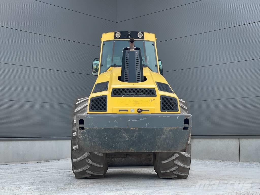 Bomag BW 216 DH-4i Tek tamburlu silindirler