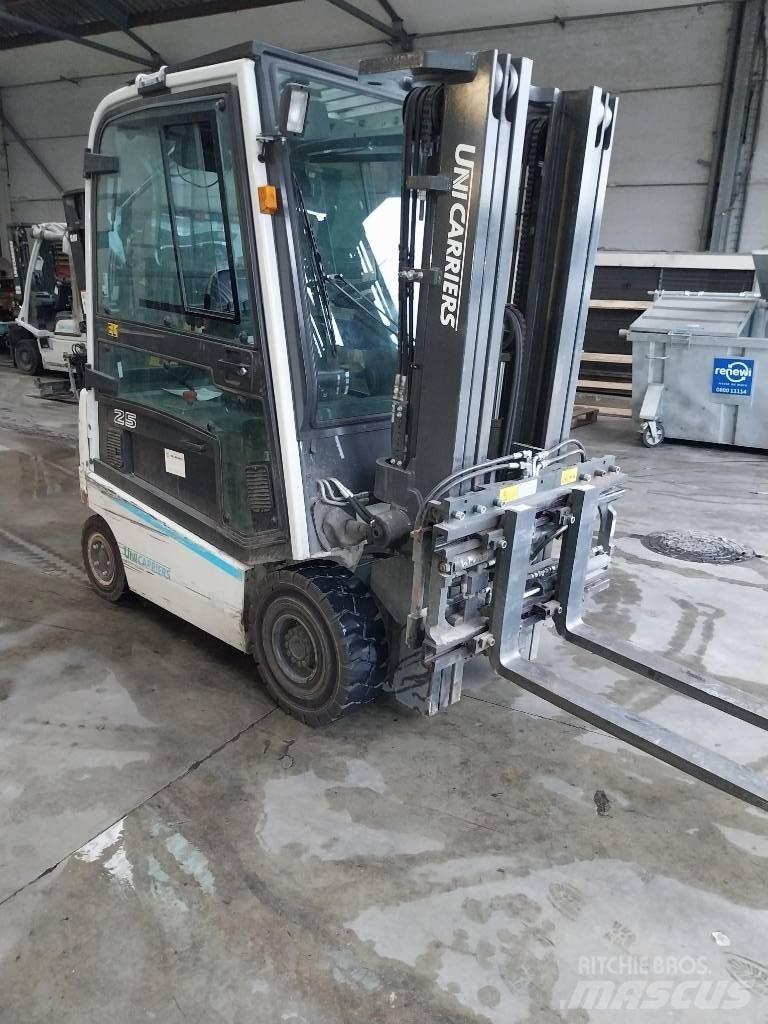 UniCarriers QX25 Elektrikli forkliftler