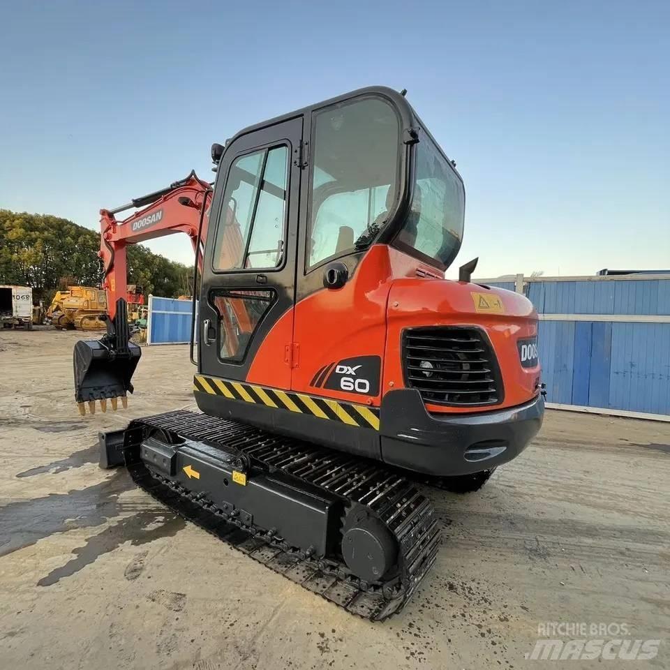 Doosan DX 60 Mini ekskavatörler, 7 tona dek