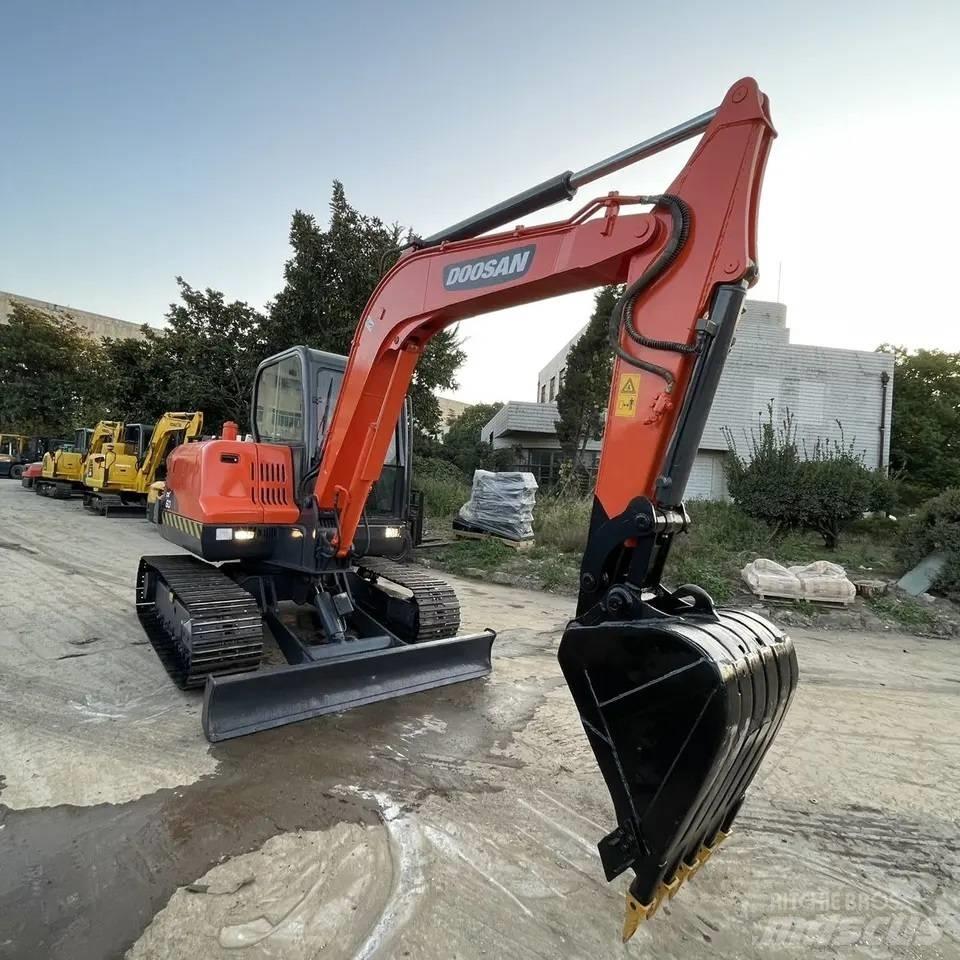 Doosan DX 60 Mini ekskavatörler, 7 tona dek