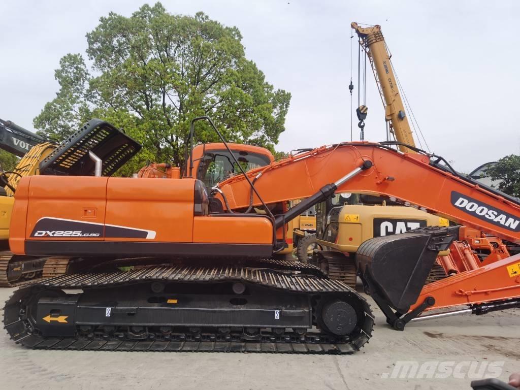 Doosan DX 225 LC-9C Paletli ekskavatörler