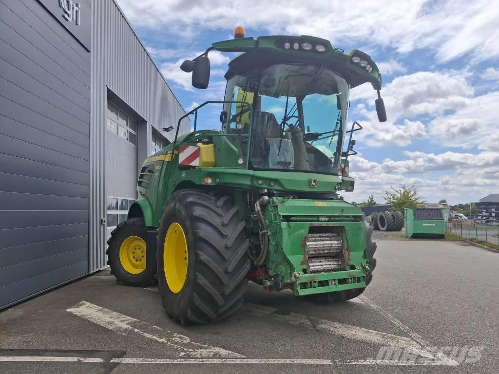 John Deere 7300 i Kendi yürür silaj makinalari