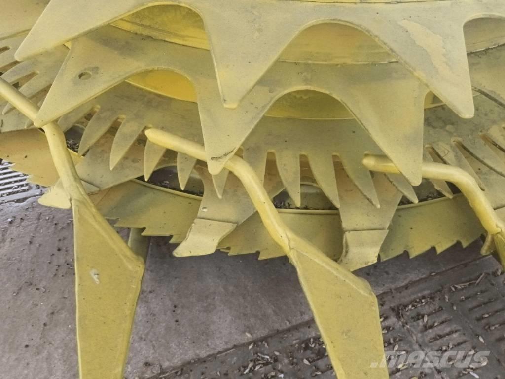John Deere 7300 i Kendi yürür silaj makinalari