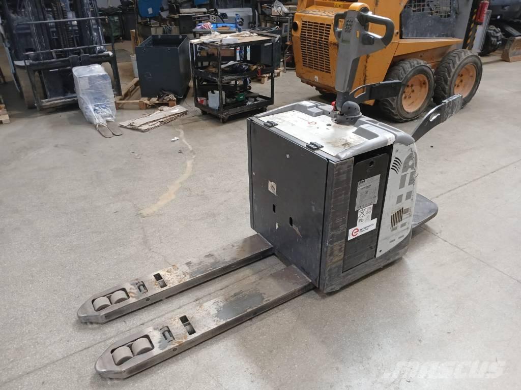 UniCarriers PLP 200 Düsük seviye platformu