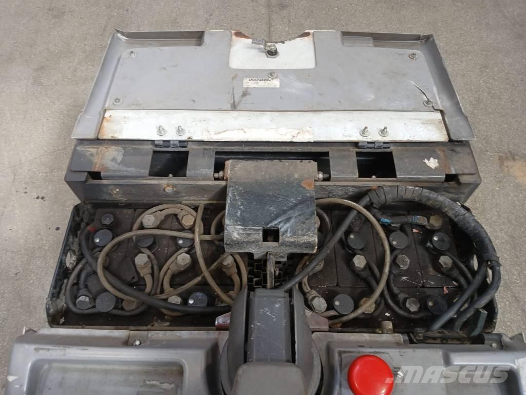 UniCarriers PLP 200 Düsük seviye platformu