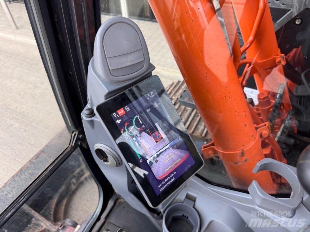 Hitachi ZX135USBL-7 Paletli ekskavatörler