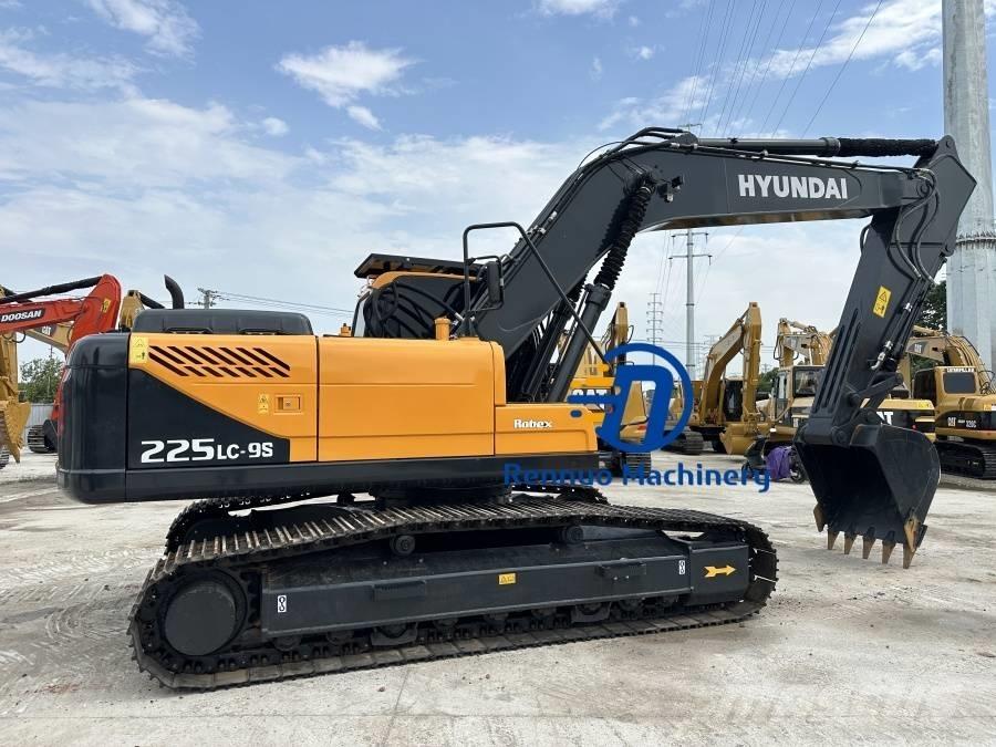 Hyundai 225LC-9S Paletli ekskavatörler