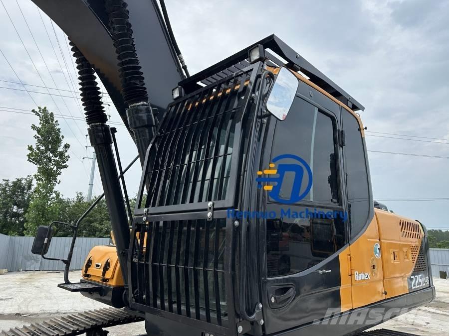 Hyundai 225LC-9S Paletli ekskavatörler