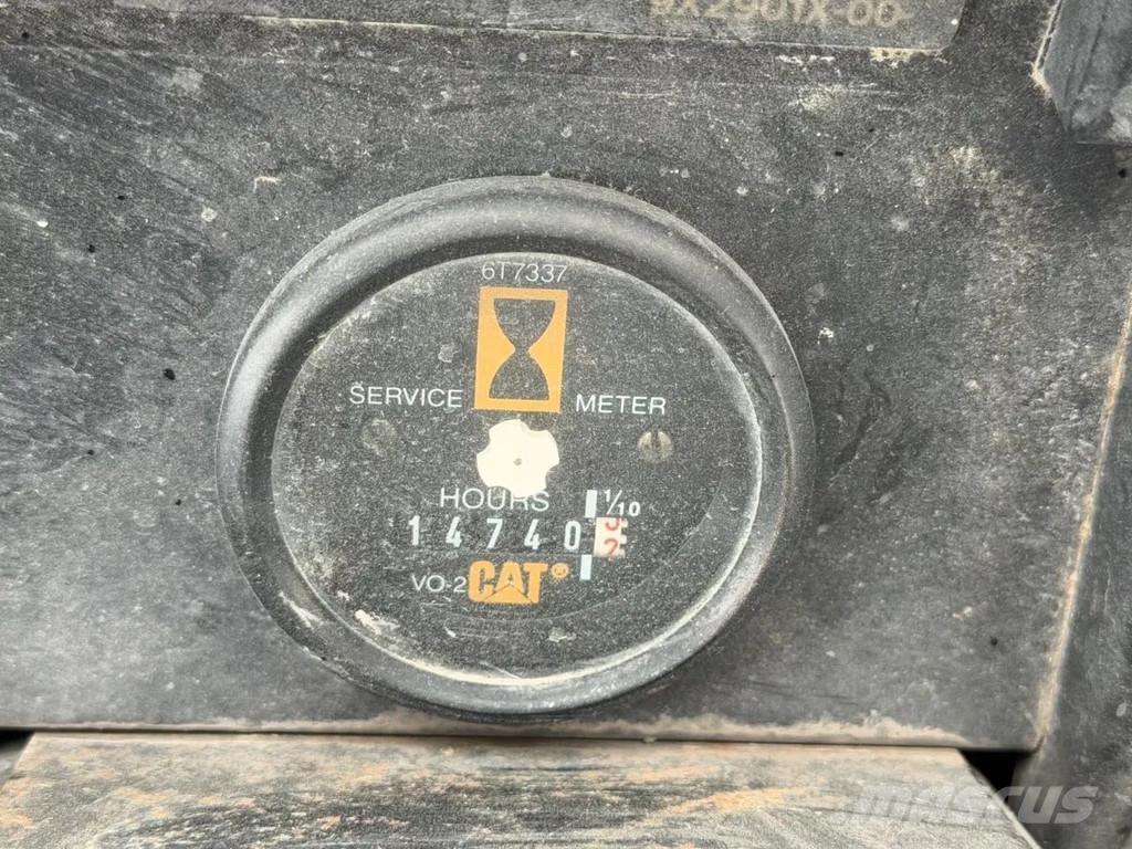 CAT IT 12 B Tekerlekli yükleyiciler