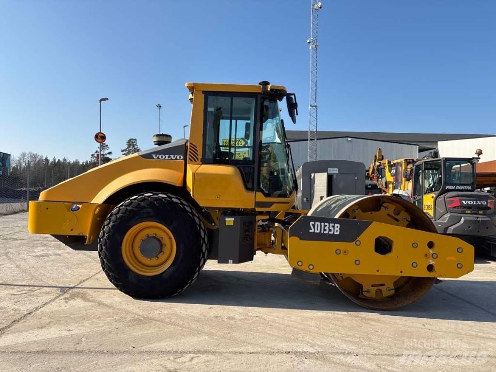 Volvo SD 135 B Tek tamburlu silindirler