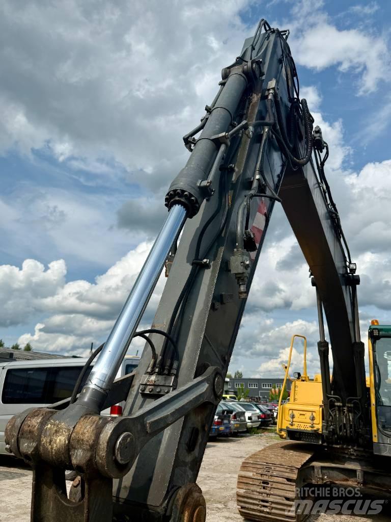 Volvo EC 160 B LC Paletli ekskavatörler
