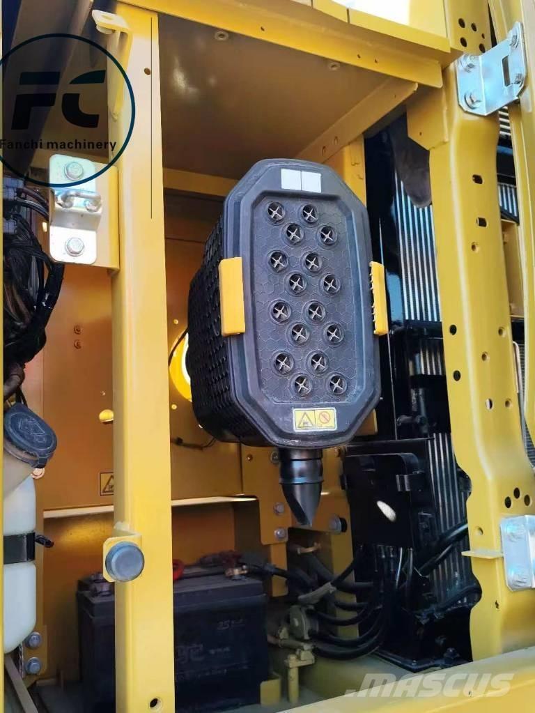 CAT 323 Paletli ekskavatörler