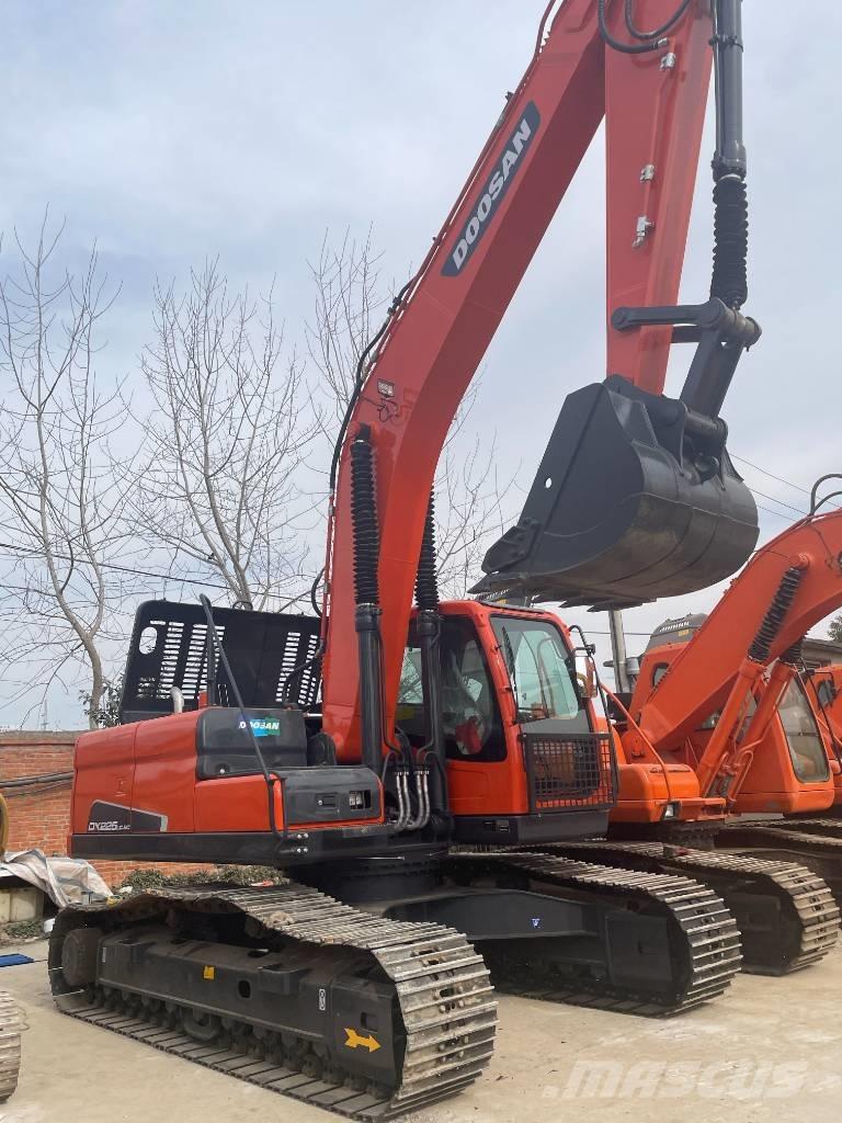Doosan DX 225 Paletli ekskavatörler