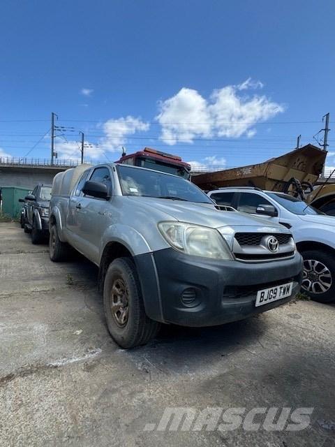 Toyota Hilux Pikaplar