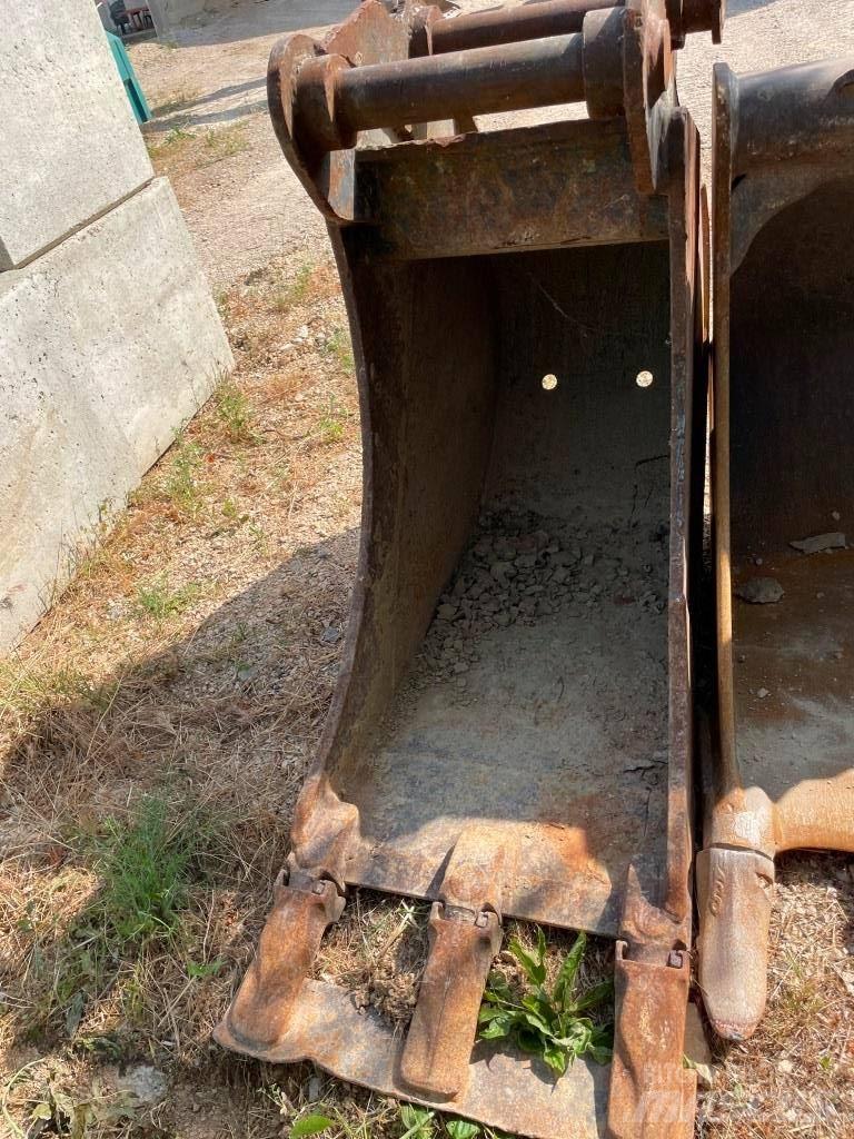 Komatsu PW148-11 Lastik tekerli ekskavatörler