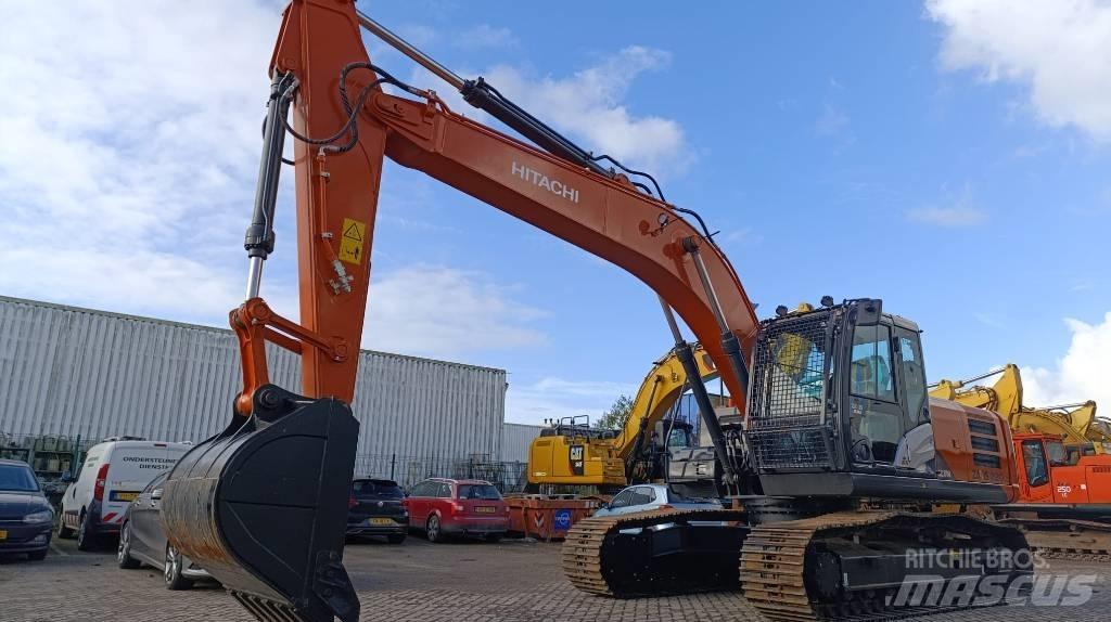 Hitachi ZX 220 LC Paletli ekskavatörler