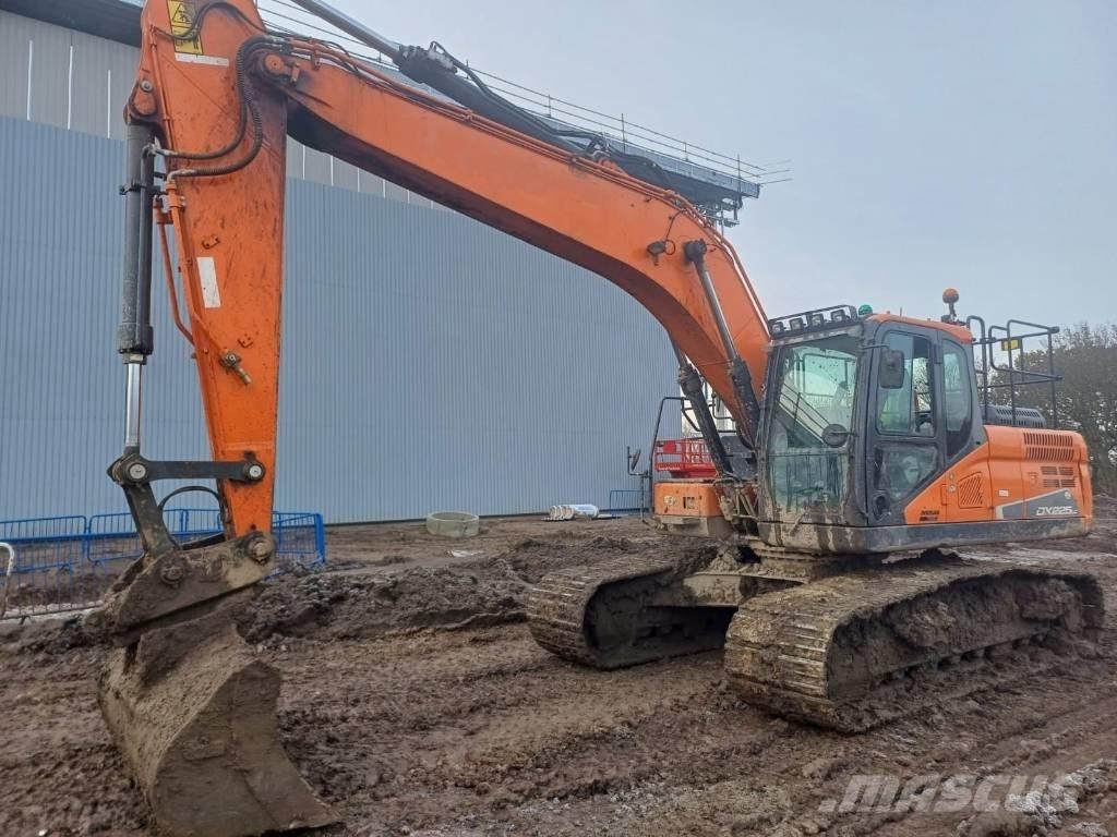 Doosan DX 225 LC-5 Paletli ekskavatörler