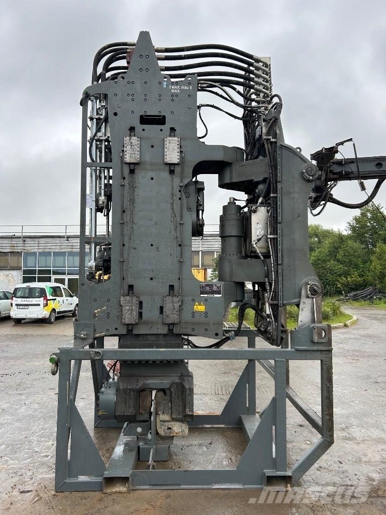 Liebherr LV36 Titreşimli kazık çakıcıları