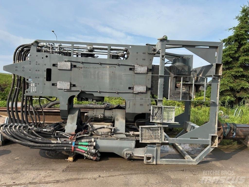 Liebherr LV36 Titreşimli kazık çakıcıları