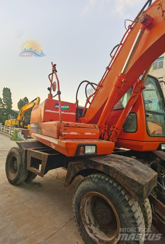 Doosan DH 150 W-7 Lastik tekerli ekskavatörler