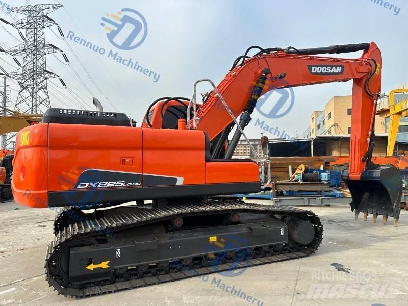 Doosan DX 225 LC-9C Paletli ekskavatörler