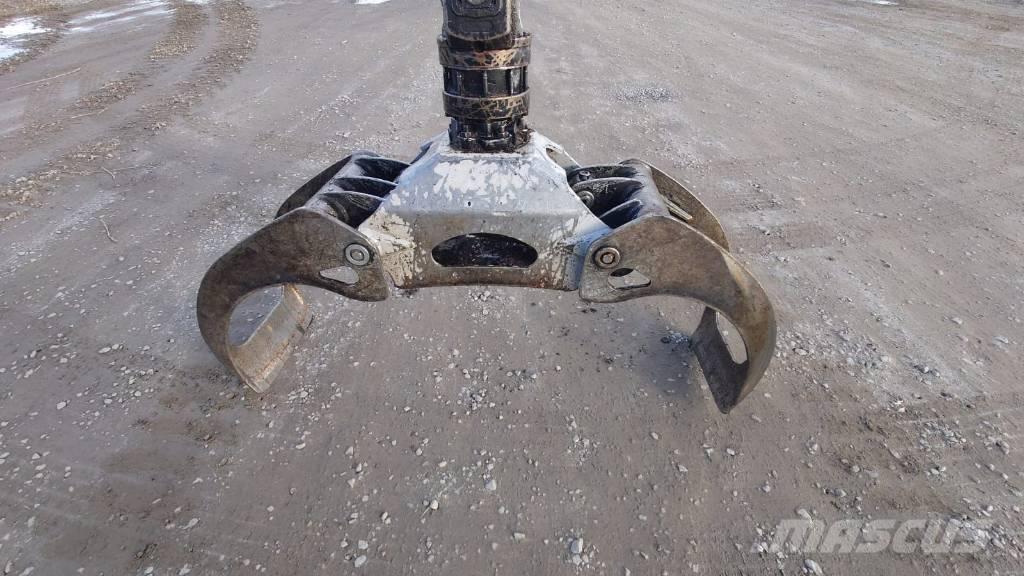 Komatsu 845 Tomruk yükleyici traktörler