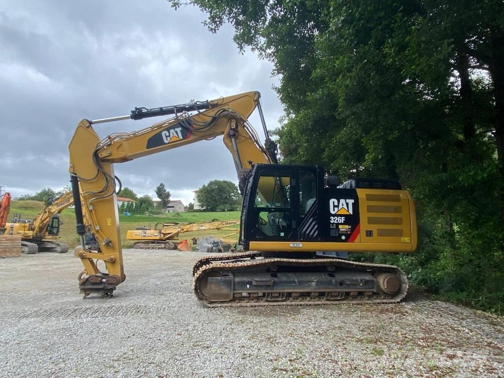 CAT 326 F Paletli ekskavatörler